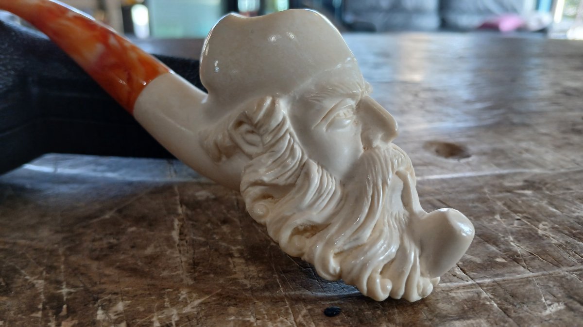 Dunhill Smoking Man - Extra Image 2